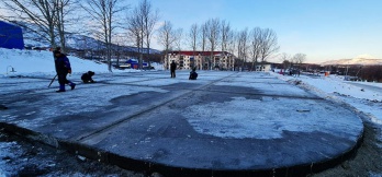 Компания «Парк «Три вулкана» приступила к обустройству хоккейной площадки  в поселке Термальный